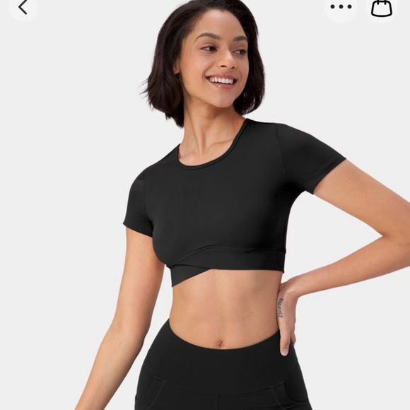 HALARA sport crop top - Picture 1 of 3